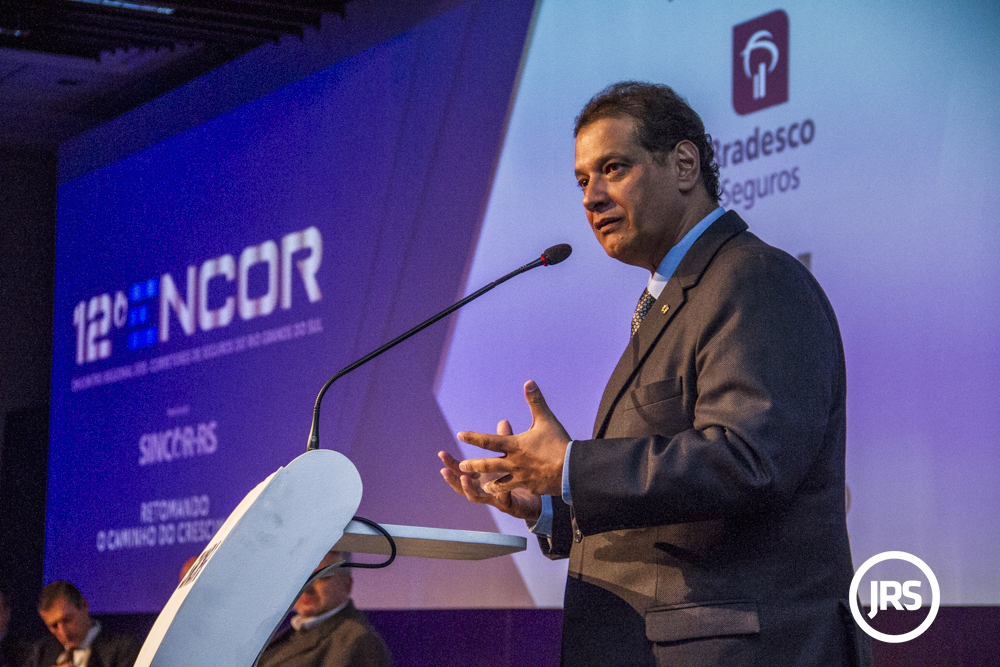 Armando Vergílio é presidente da Federação Nacional dos Corretores de Seguros (Fenacor) / Arquivo JRS